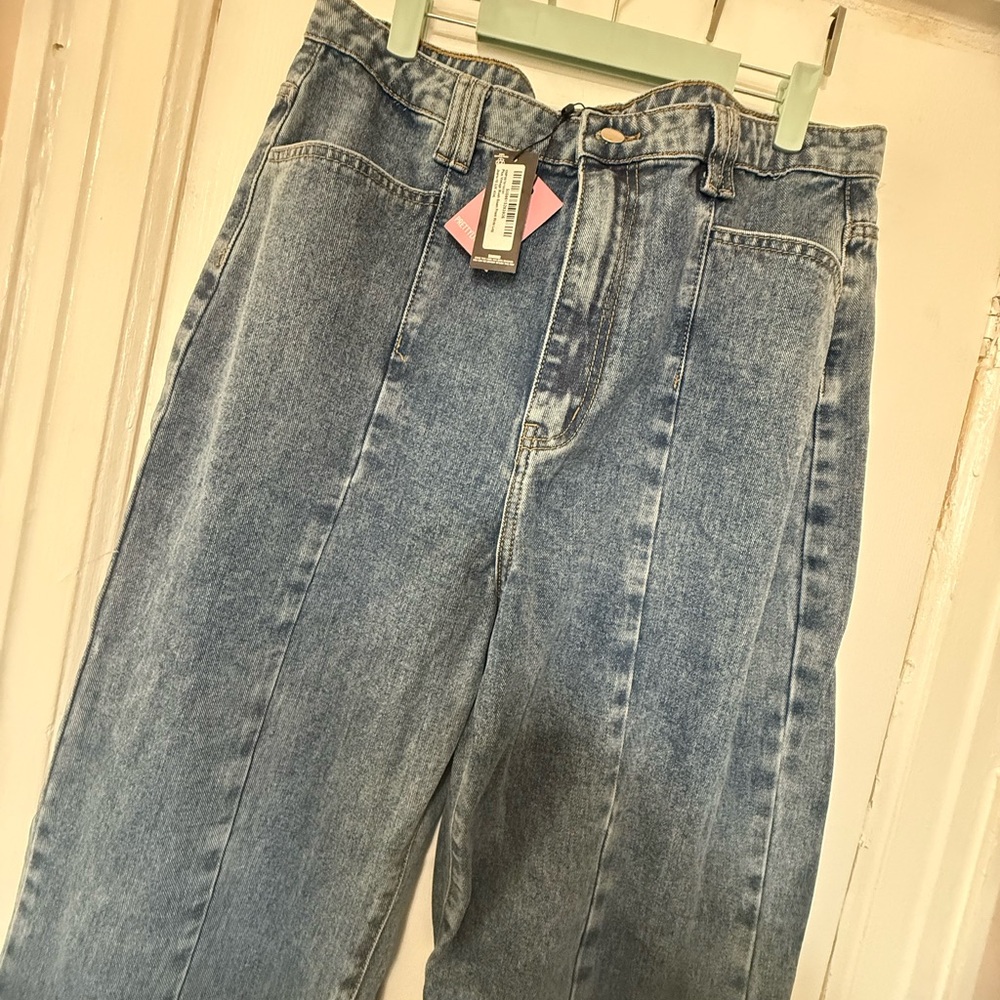 PrettyLittleThing Plus Vintage Wash Seam Front Wide Leg Jeans